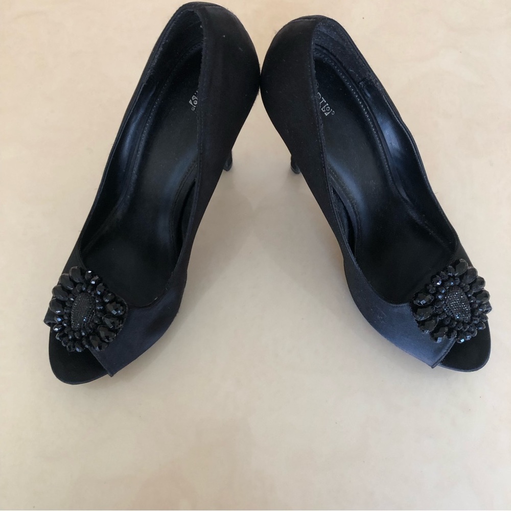 Apt 9 Arden Black Satin Jeweled Peep Toe High Pump
